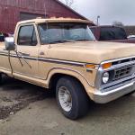 1977 Ford Truck w/ Truck Bed